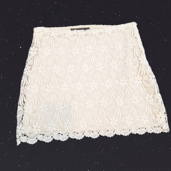 Zara Woman Laced cream beige mini Skirt. L - Picture 4 of 10